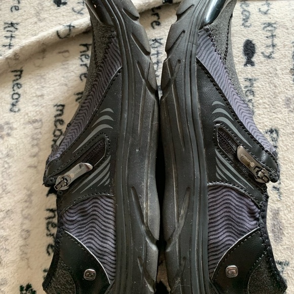 BZEES woman’s black / grey  shoes size 9.5 - Picture 5 of 14